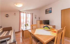 2 Bedroom Nice Apartment In Sveti Filip I Jakov